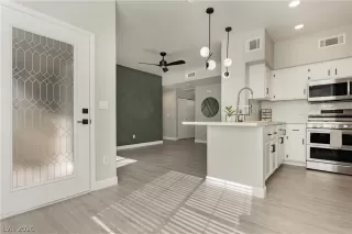 Photo #5: 2775992 Listing 