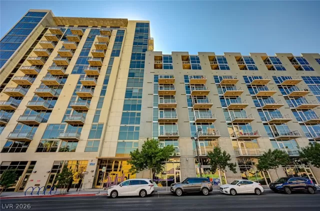 MLS: 2776042 Condo For Sale