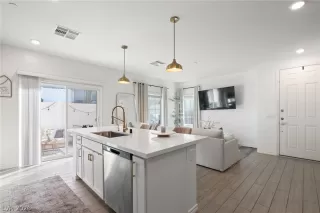 Photo #3: 2776055 Listing 