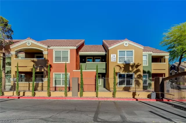 MLS: 2776078 Condo For Sale