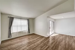 Photo #3: 2776078 Listing 