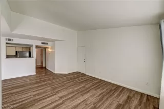 Photo #5: 2776078 Listing 