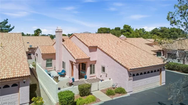 MLS: 2776107 Condo For Sale