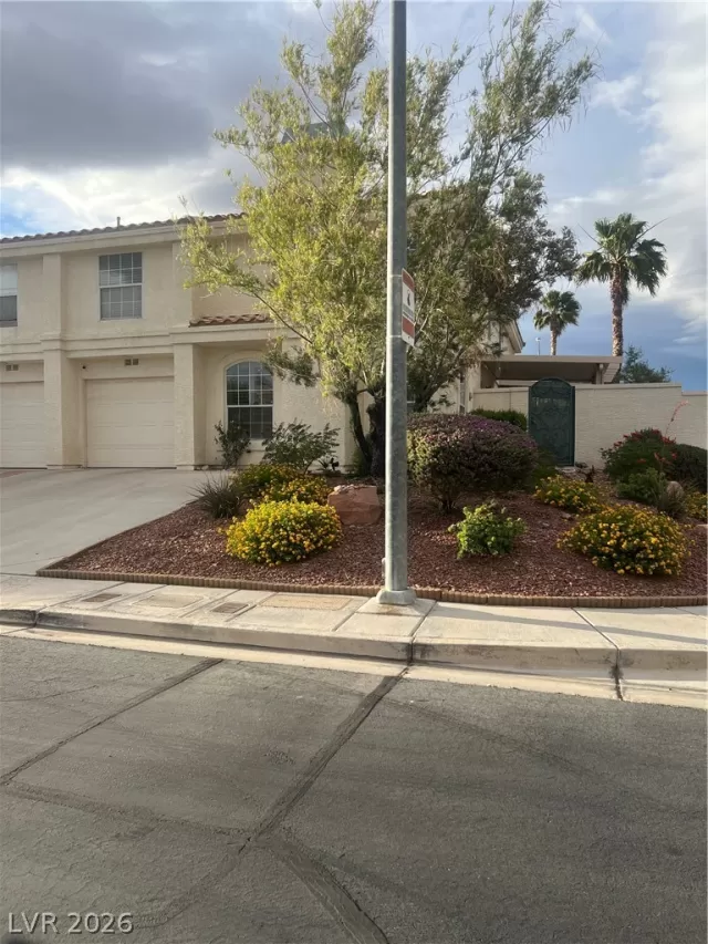 MLS: 2776116 Condo For Sale