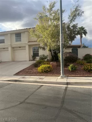 Photo #1: 2776116 Listing