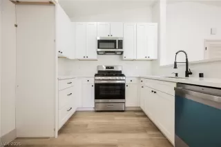 Photo #2: 2776155 Listing 