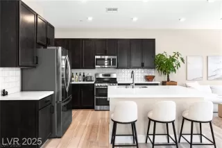 Photo #6: 2776420 Listing 