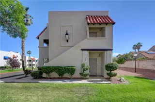 Photo #4: 2776421 Listing 