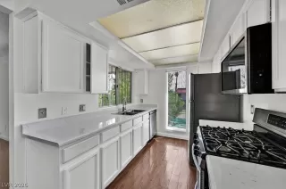 Photo #6: 2776437 Listing 