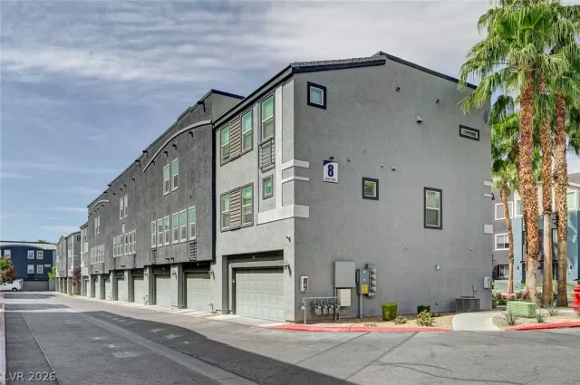 MLS: 2776450 Condo For Sale