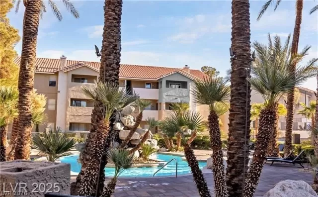 MLS: 2776513 Condo For Sale