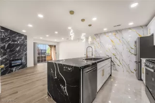 Photo #2: 2776536 Listing 