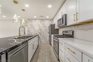 Photo #3: 2776536 Listing 