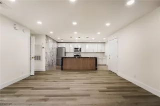 Photo #4: 2776536 Listing 