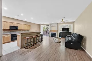 Photo #4: 2776560 Listing 