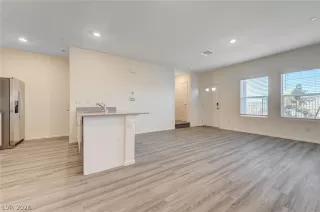 Photo #2: 2776592 Listing 