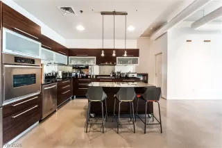 Photo #4: 2776633 Listing