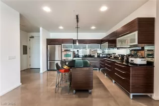 Photo #6: 2776633 Listing