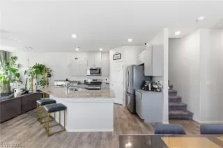 Photo #5: 2776656 Listing 