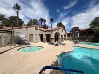 Photo #3: 2776682 Listing 