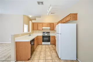 Photo #2: 2776836 Listing 