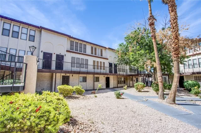 MLS: 2776871 Condo For Sale