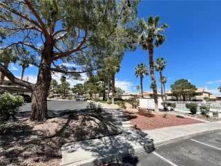 Photo #5: 2776922 Listing