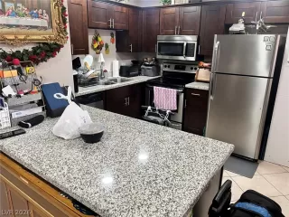 Photo #6: 2776922 Listing