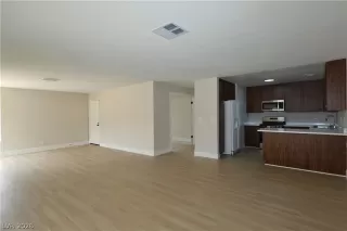 Photo #5: 2776934 Listing 