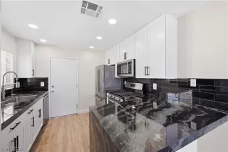 Photo #1: 2776940 Listing 