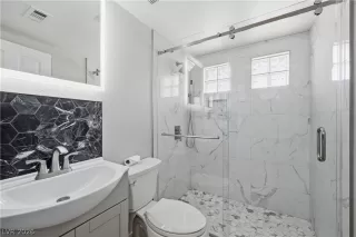 Photo #5: 2776940 Listing 