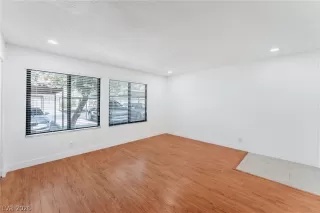 Photo #6: 2776946 Listing 