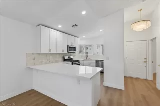 Photo #1: 2776975 Listing 