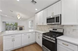 Photo #3: 2776975 Listing 