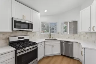 Photo #5: 2776975 Listing 