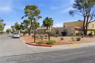 Photo #3: 2776978 Listing 