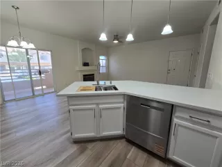 Photo #5: 2776988 Listing 
