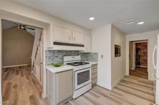 Photo #4: 2777020 Listing 