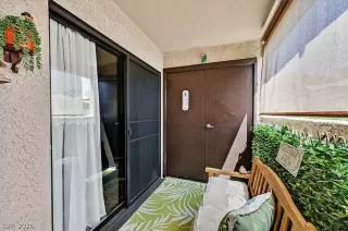 Photo #5: 2777030 Listing