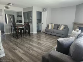 Photo #5: 2777124 Listing 