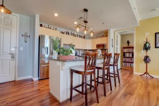 Photo #2: 2777175 Listing