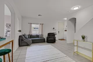 Photo #3: 2777308 Listing 