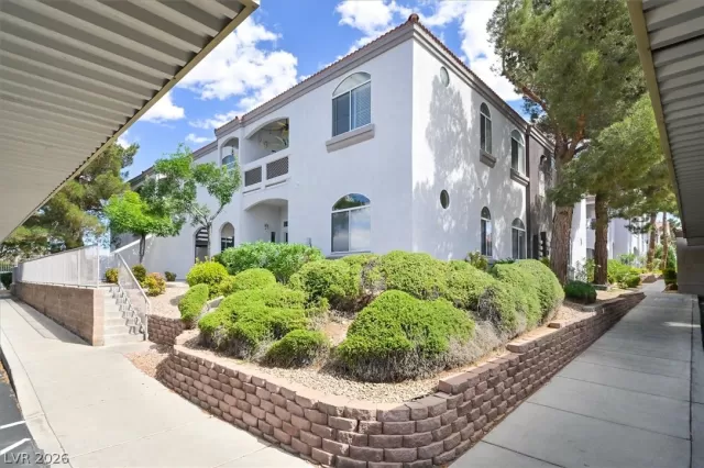 MLS: 2777310 Condo For Sale