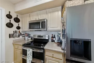 Photo #3: 2777362 Listing 