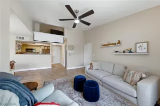 Photo #6: 2777362 Listing 
