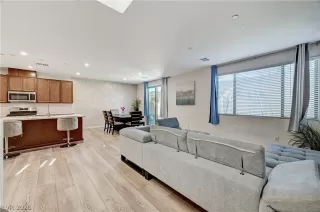 Photo #5: 2777370 Listing 