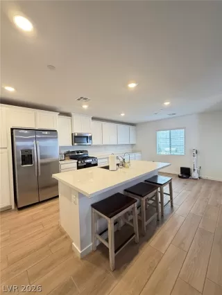 Photo #2: 2777390 Listing 
