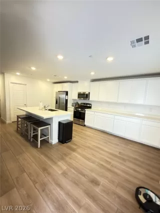 Photo #3: 2777390 Listing 