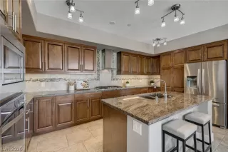 Photo #2: 2777393 Listing 