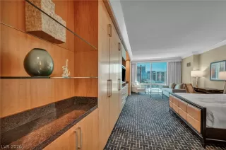 Photo #4: 2777575 Listing